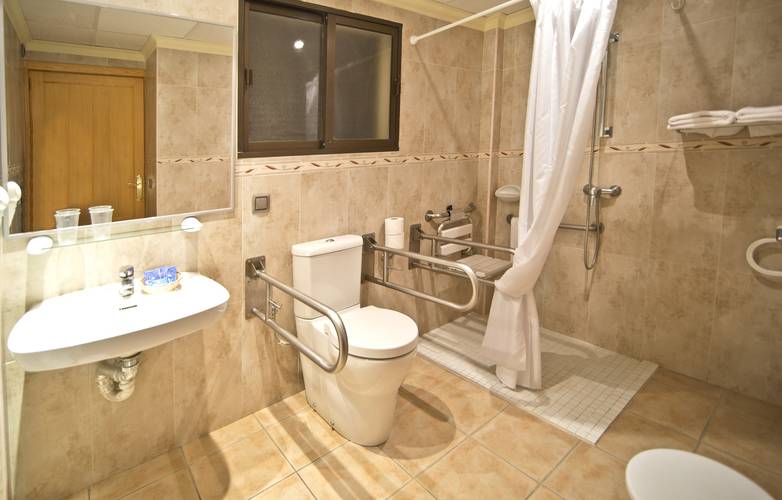 Bathroom Amorós Hotel Cala Ratjada, Mallorca