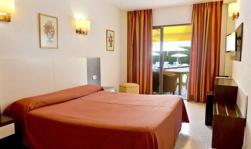 Dopplezimmer mit poolblick Amorós Hotel Cala Ratjada, Mallorca Dopplezimmer mit poolblick Amorós Hotel Cala Ratjada, Mallorca