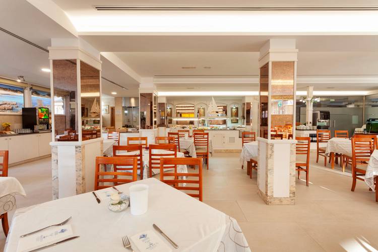 Ресторан Отель Amorós Cala Ratjada, мальорка