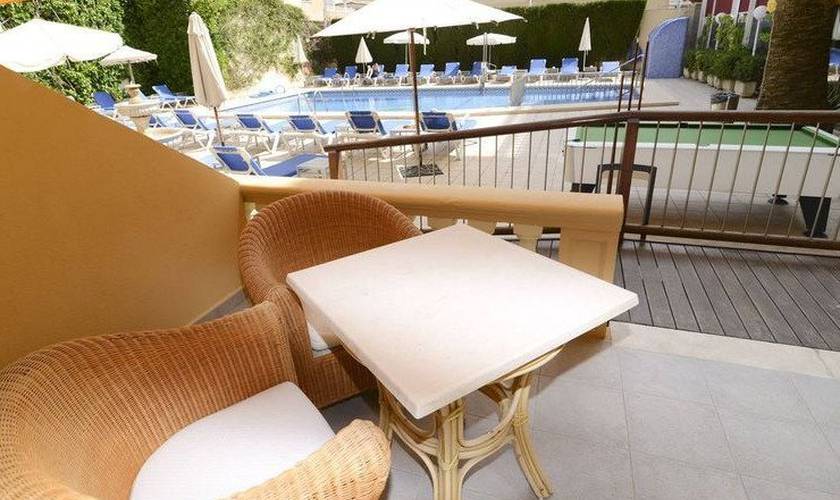 Habitación  doble con vista piscina Hotel Amorós Cala Ratjada, Mallorca