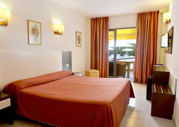 Pool view double room Amorós Hotel Cala Ratjada, Mallorca Pool view double room Amorós Hotel Cala Ratjada, Mallorca
