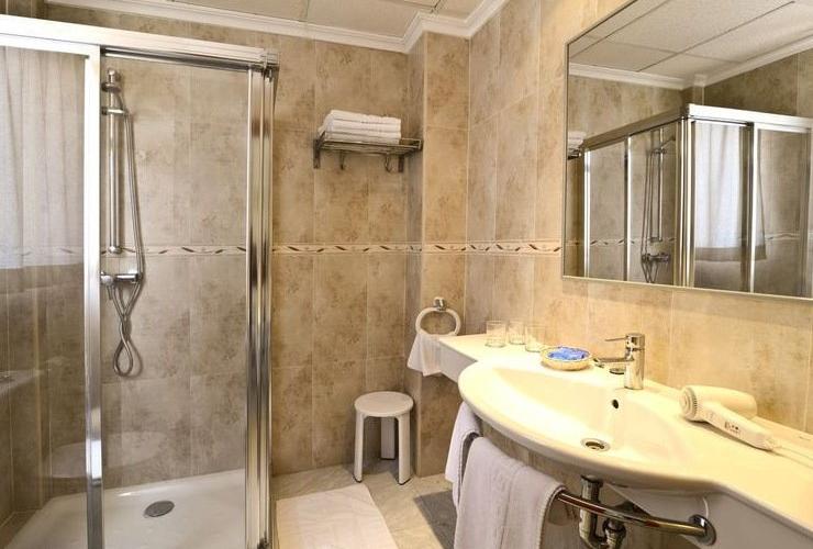 Dopplezimmer mit Poolblick Amorós Hotel Cala Ratjada, Mallorca Dopplezimmer mit Poolblick Amorós Hotel Cala Ratjada, Mallorca